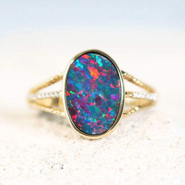 opal ring set in 14ct gold 