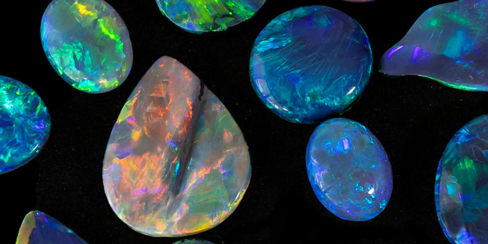 Lightning Ridge black opal